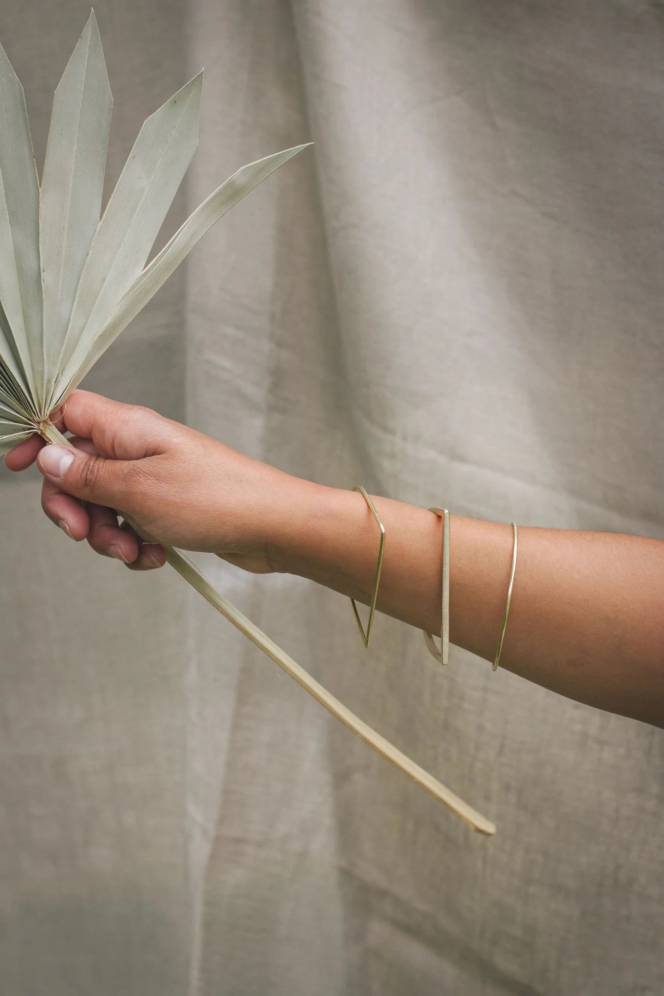 Minimal O | Brass Bangle